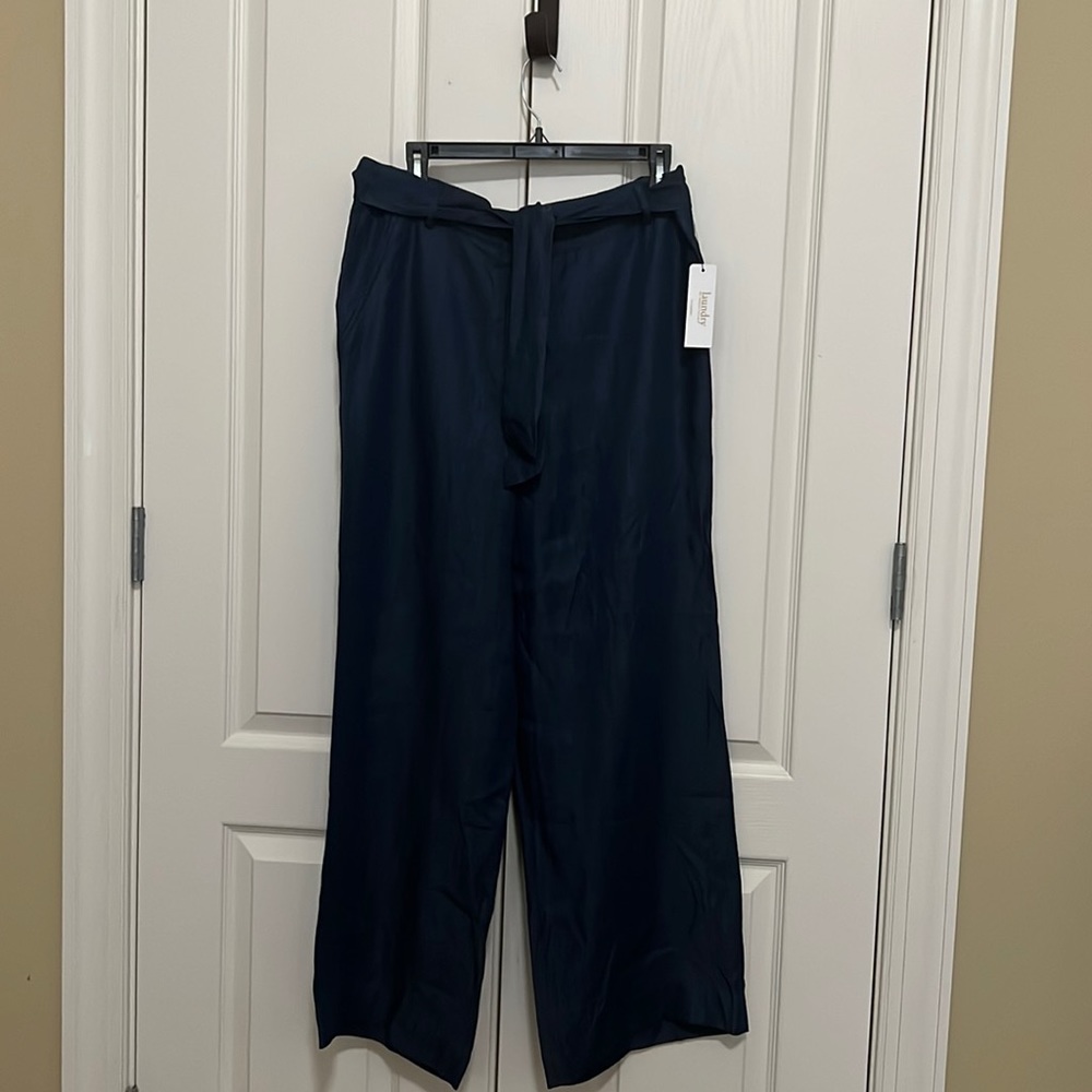 Brand new wide-leg soft jeans.